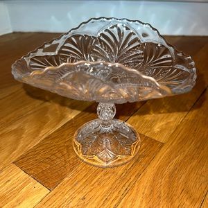 Vintage Depression glass - fruit stand on pedestal